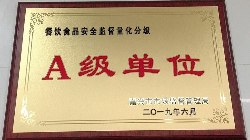 裱花甜品对奶油的要求较高，主要表现在以下几个方面：