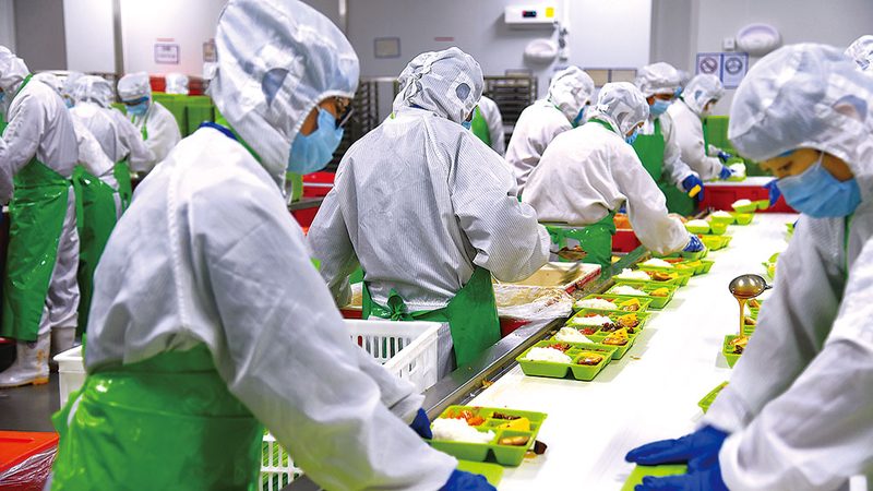 揭秘休闲零食厂家定制流程，打造专属美味